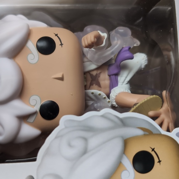 Funko Pop One Piece Luffy Gear Five #1607 - Picture 8 of 9